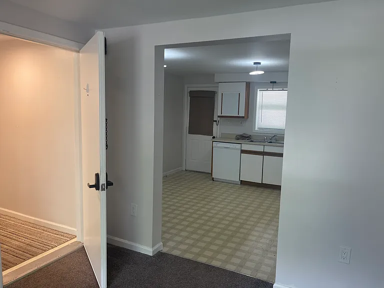 97 Downey Dr — Photo 14