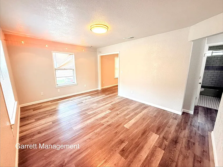 403 Veterans Ave — Photo 6