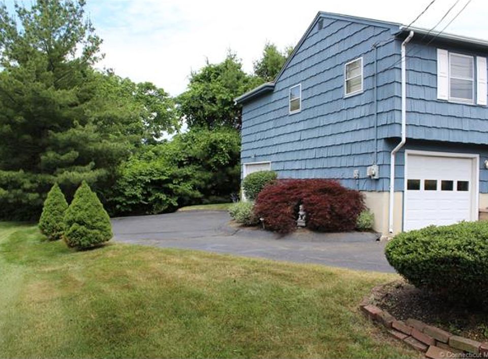 2 car garage - and big drive