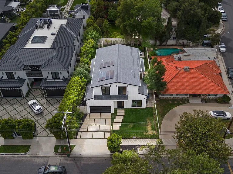4535 Haskell Ave — Photo 51