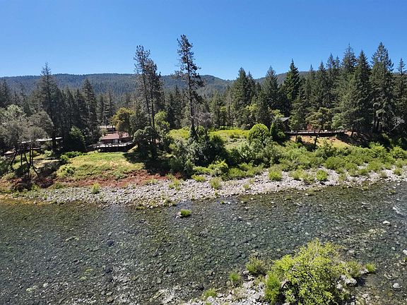 3rd image of 520 Gasquet Flat Rd
