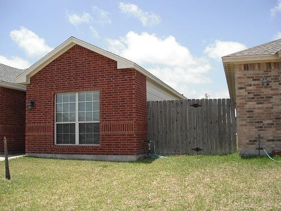 2nd image of 3129 Alta Gigonella St