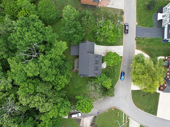 4th image of 1725 Brookwood Dr NE