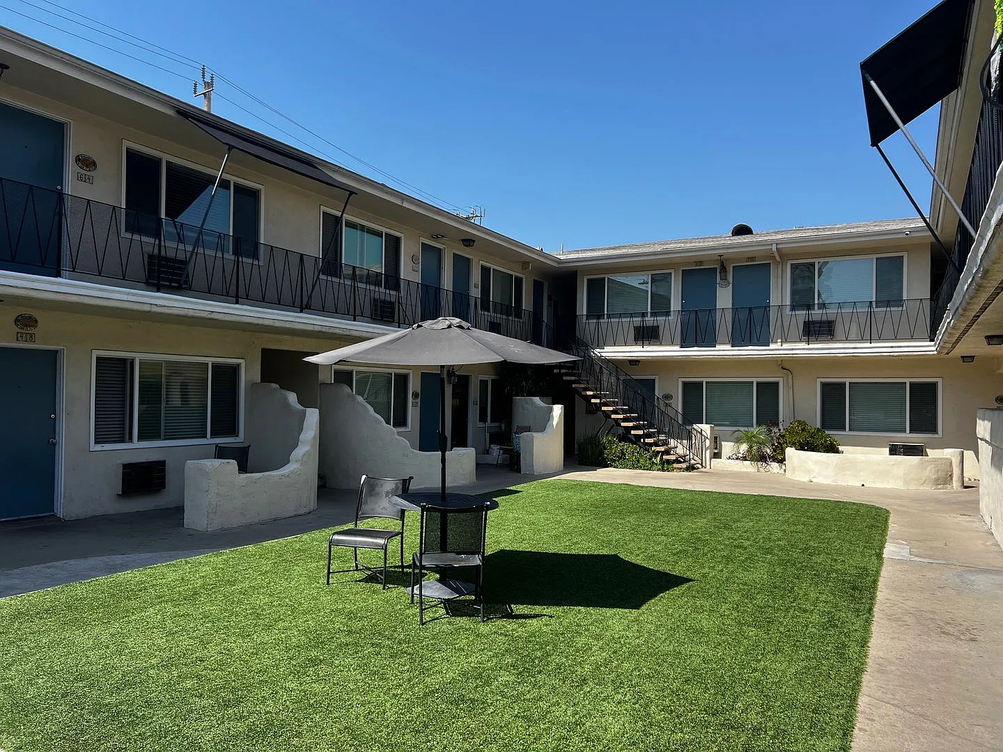 2615 W Olive Ave — Photo 1