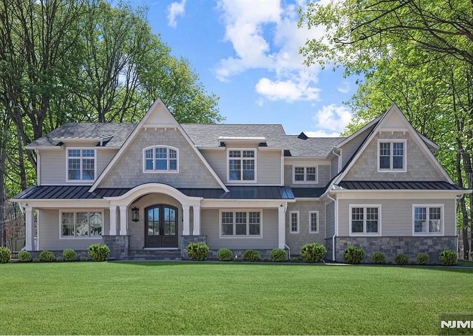 1st image of 68 Grandview Avenue