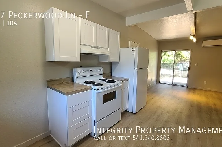 157 Peckerwood Ln #F — Photo 6