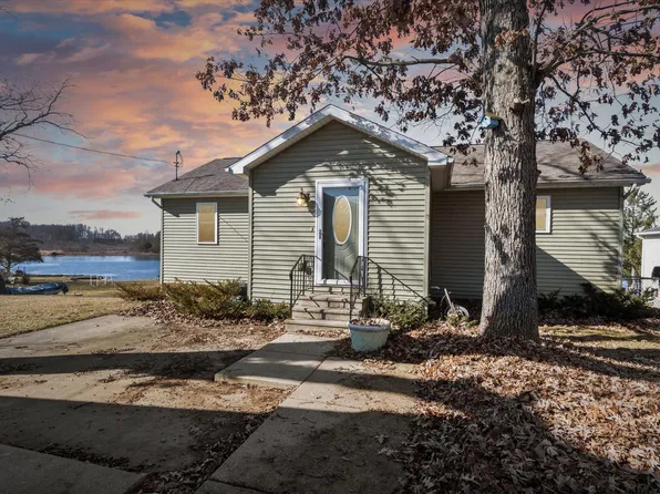 327 Oliverda Dr, Sherwood, MI 49089