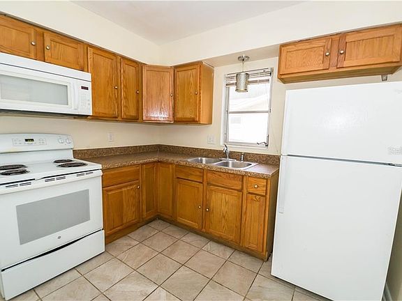 5th image of 2516 Avenue A SW