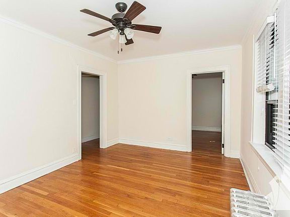 4th image of 4725 N Leavitt St #1C