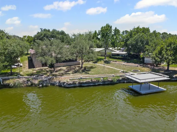 4229 Bay Shore Cir, Granbury, TX 76049