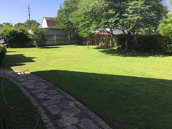 3rd image of 102 Rodessa Trl