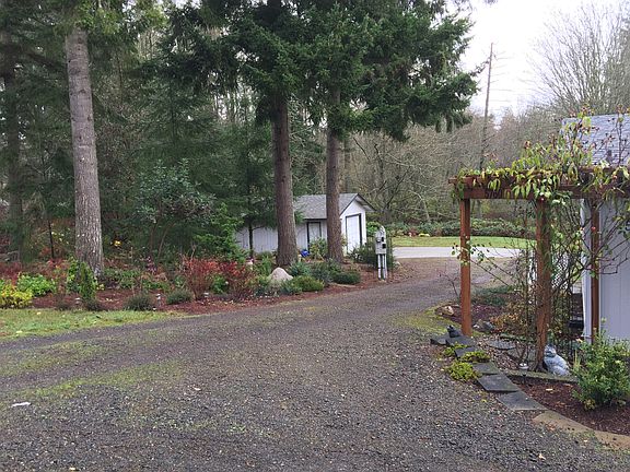 Detached single car garage 