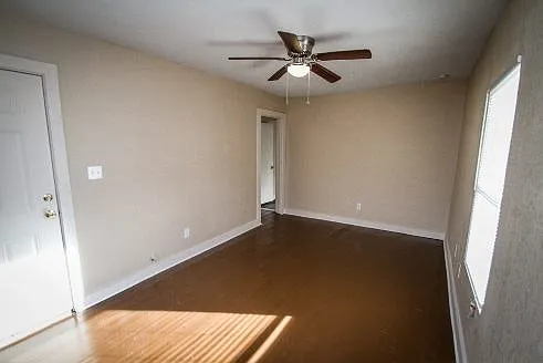 936 Poinsettia St — Photo 9