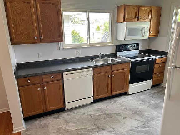 4th image of 1099 Lindbergh St