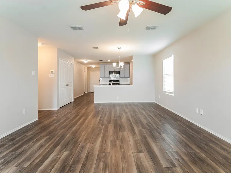 5537 Berea St — Photo 4