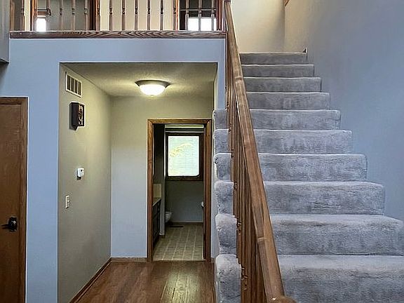 5th image of 1817 Fairway Dr APT A