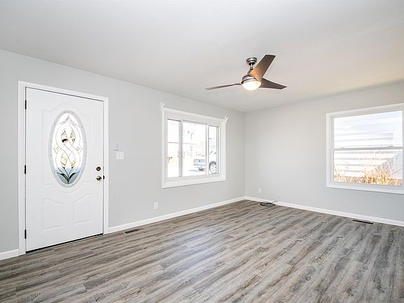 4th image of 207 Rosewood Dr