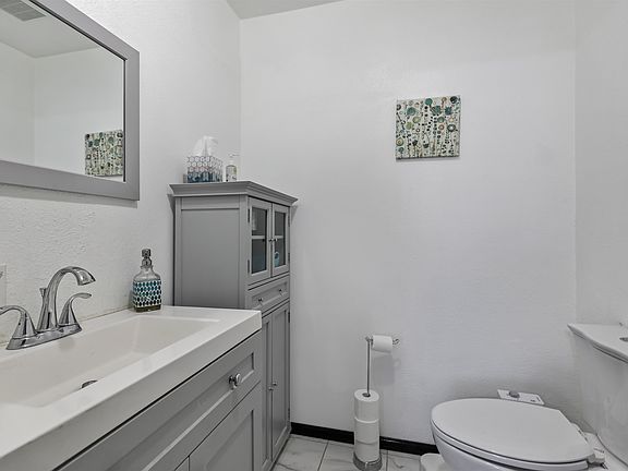 4th image of 1699 23rd St