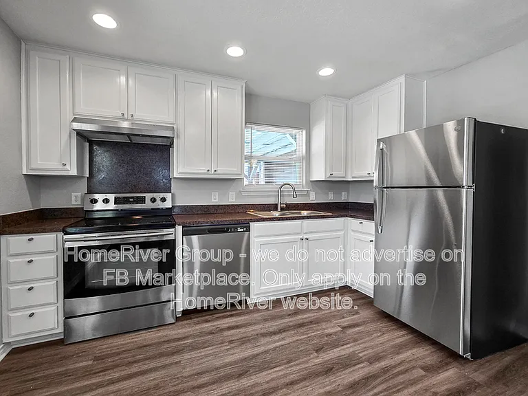 1332 Driess St — Photo 6