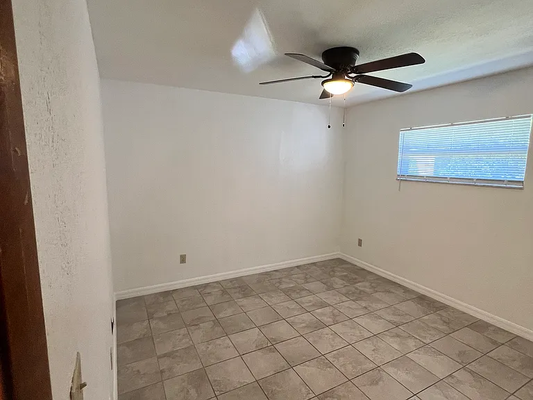 1906 Dixie Belle Dr — Photo 5