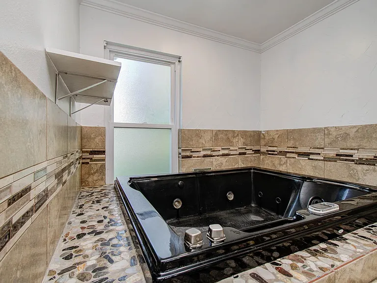 674 Ravensworth Dr — Photo 20