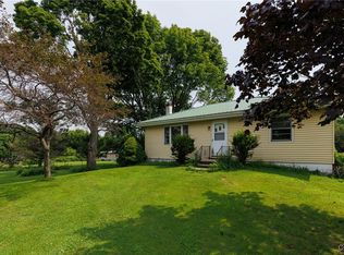 5212 Log London Rd, Mannsville, NY 13661