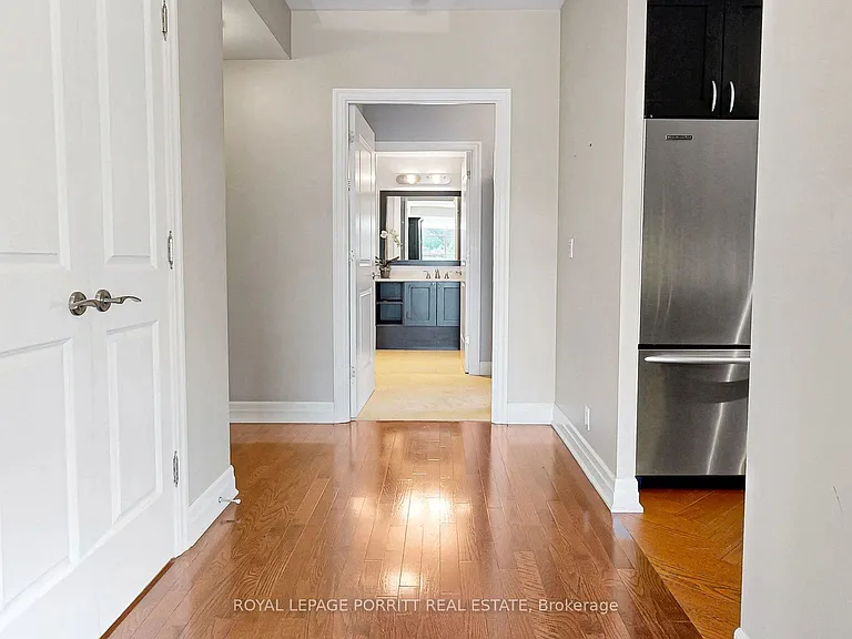 9 Burnhamthorpe Cres #309 — Photo 7