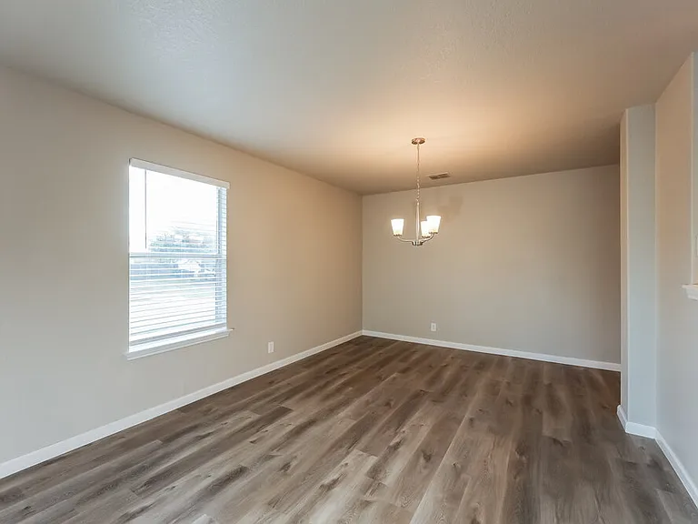 7826 Juno Hts — Photo 4