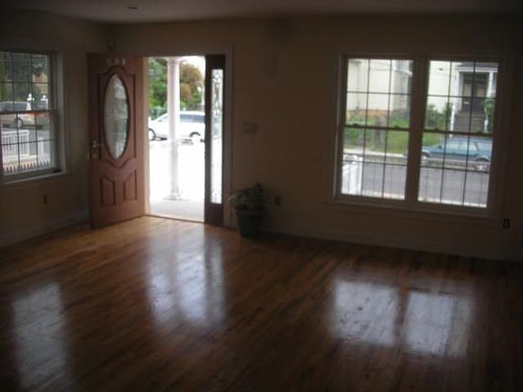 5th image of 131 W 2nd St
