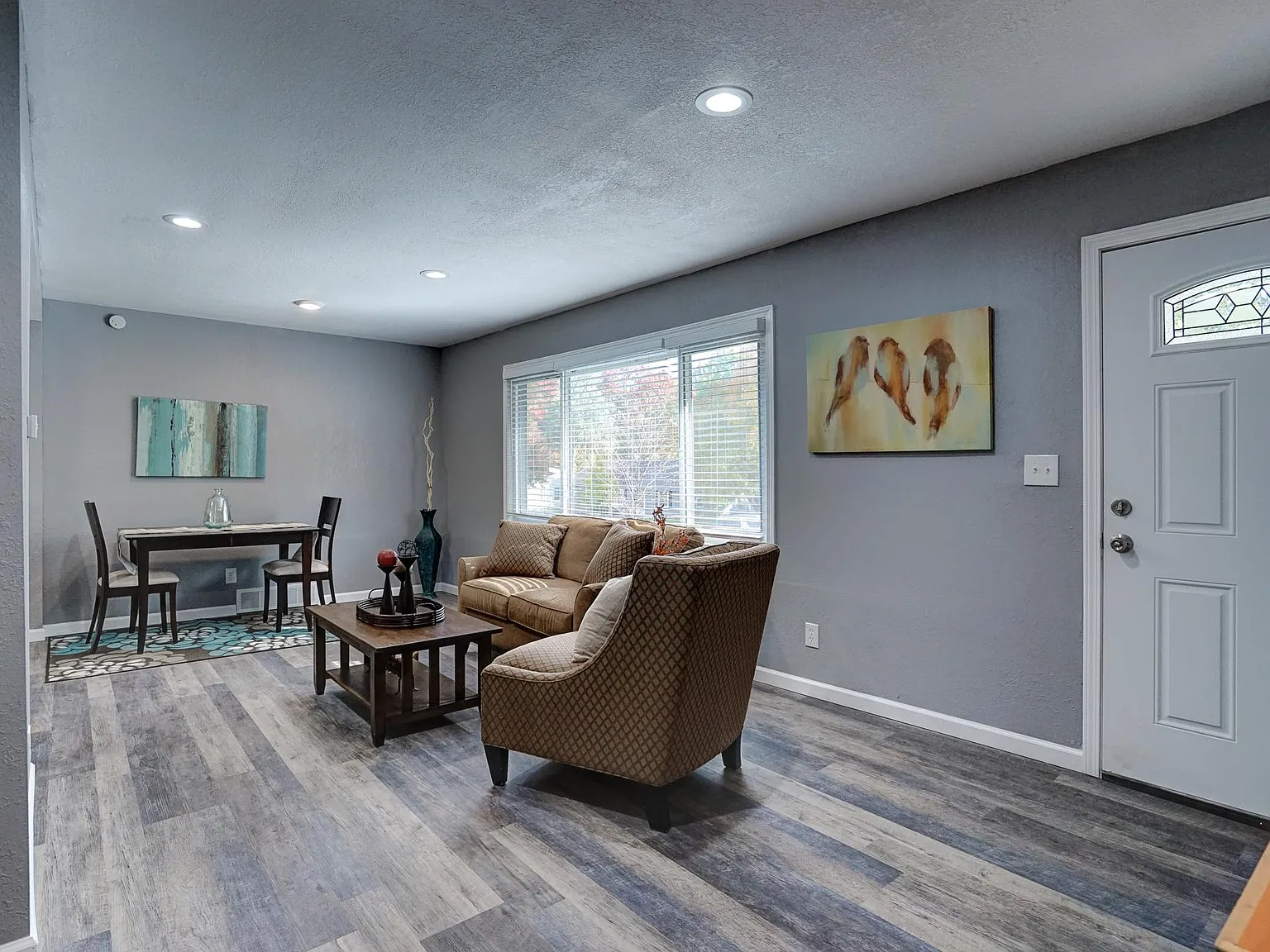 3 bed, 1064 sqft, $2,200 — Photo 4