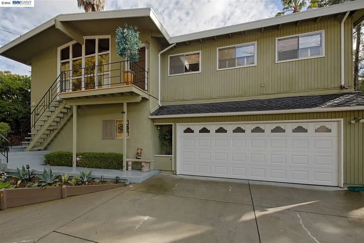 17952 Vineyard Rd photo 1