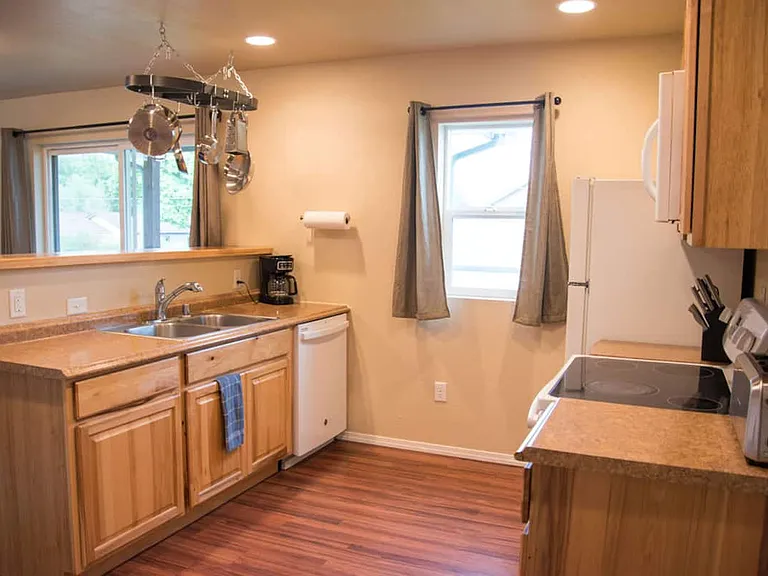2305 Mount Ave #102 — Photo 2