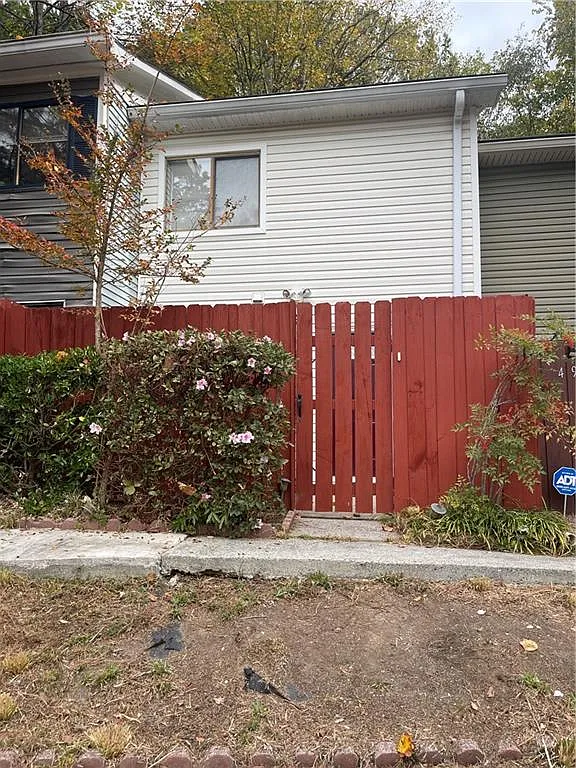 2 bed, 3.0 bath, 1252 sqft, $1,800 — Photo 3
