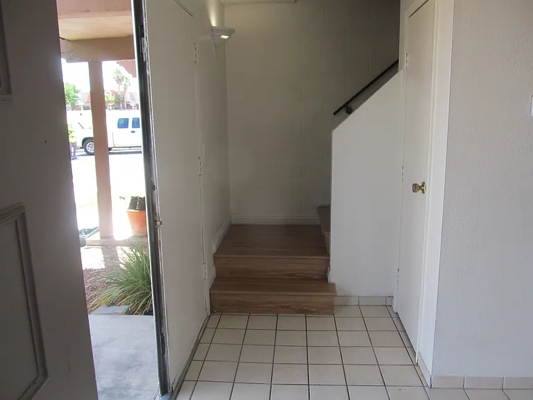 3518 Villa Knolls North Dr — Photo 4