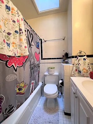 Rented by City Connections Realty | media 16