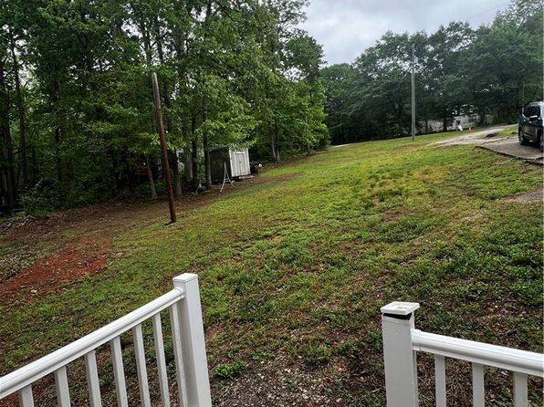 503 Lakewood Dr, Townville, SC 29689