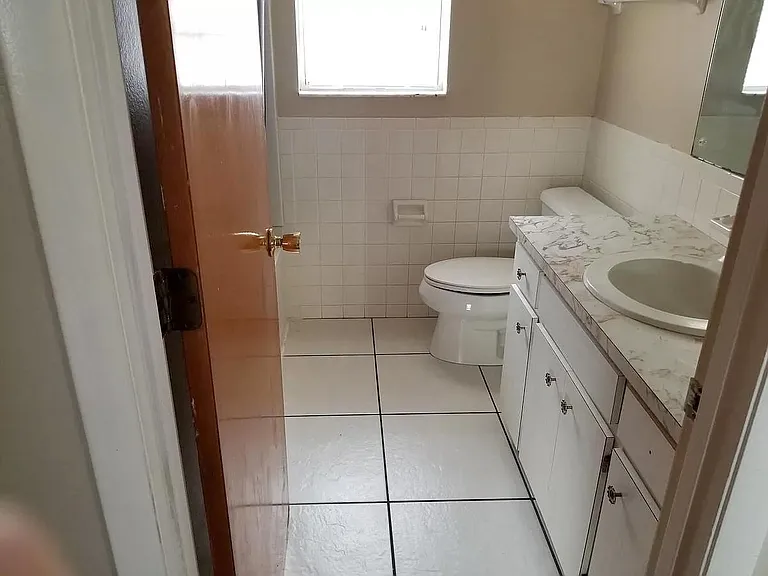 1225 Columbine Rd — Photo 5