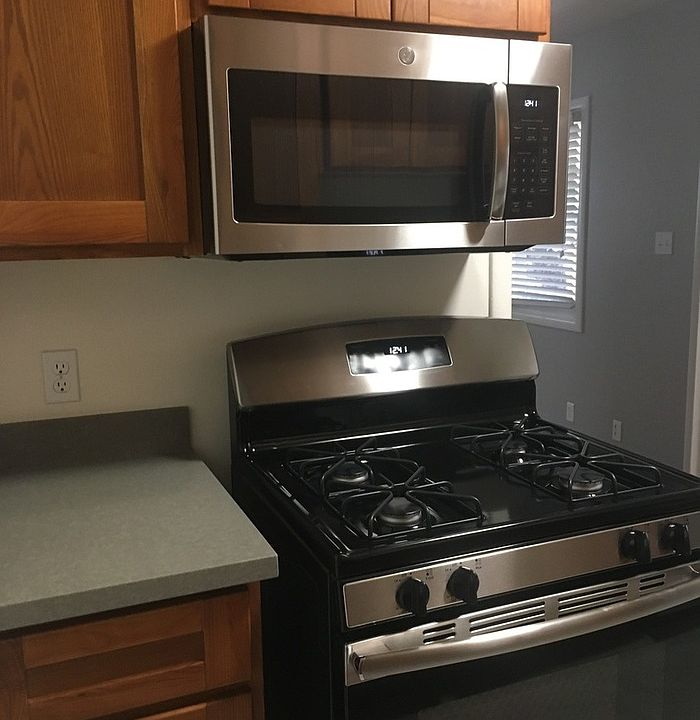 1st image of 411 22nd St