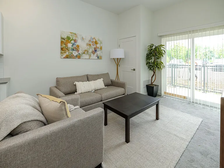 Rivers Edge Apartments — Photo 5