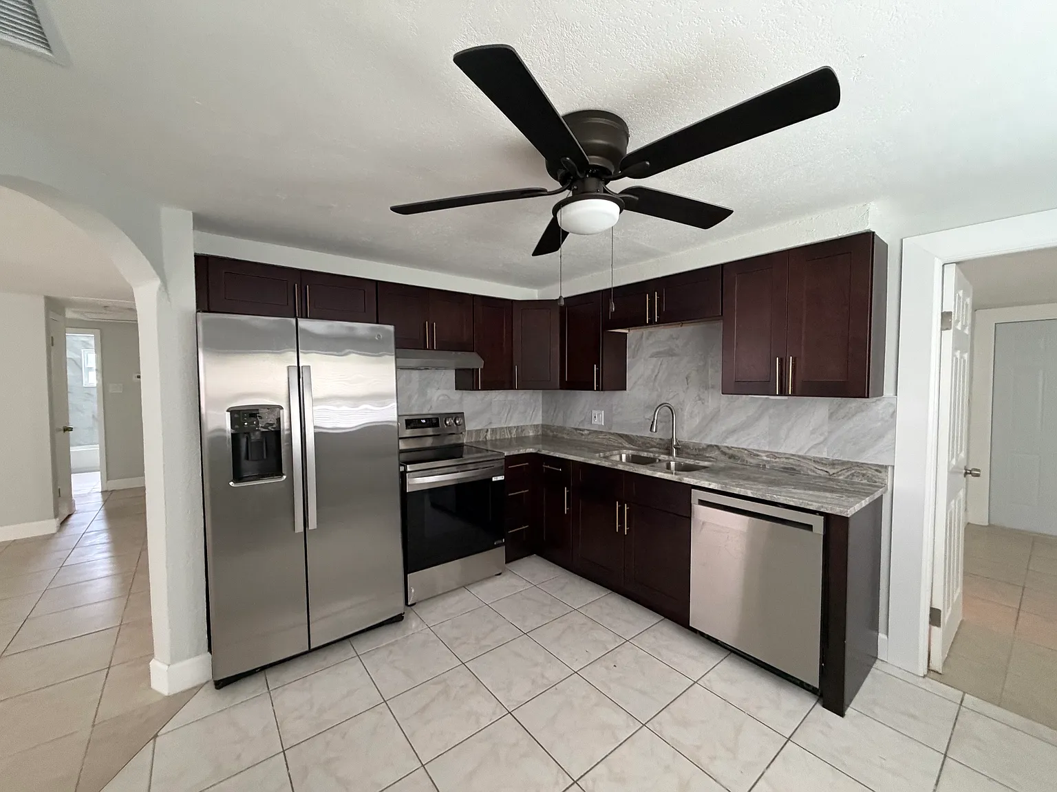 4 bed, 1188 sqft, $2,450 — Photo 4