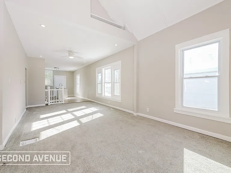 3525 Wayne Ave — Photo 3