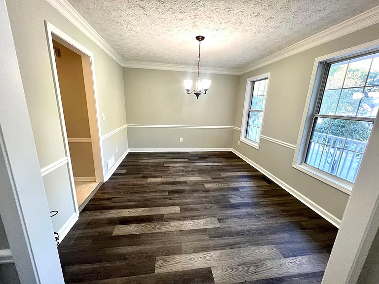 675 Rosehill Ln — Photo 12