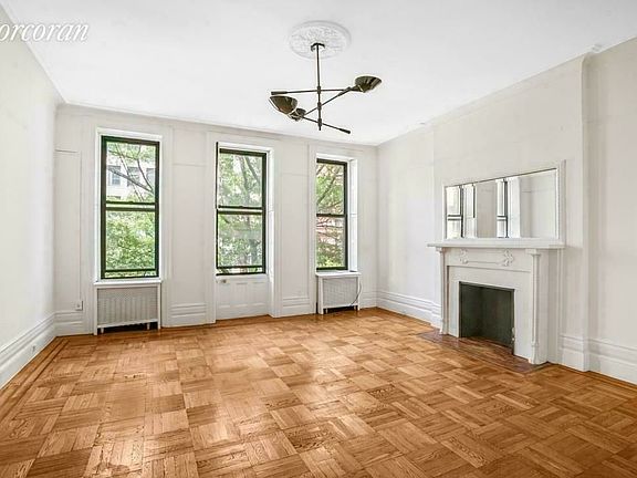 2nd image of 210 W 79th St APT 3F