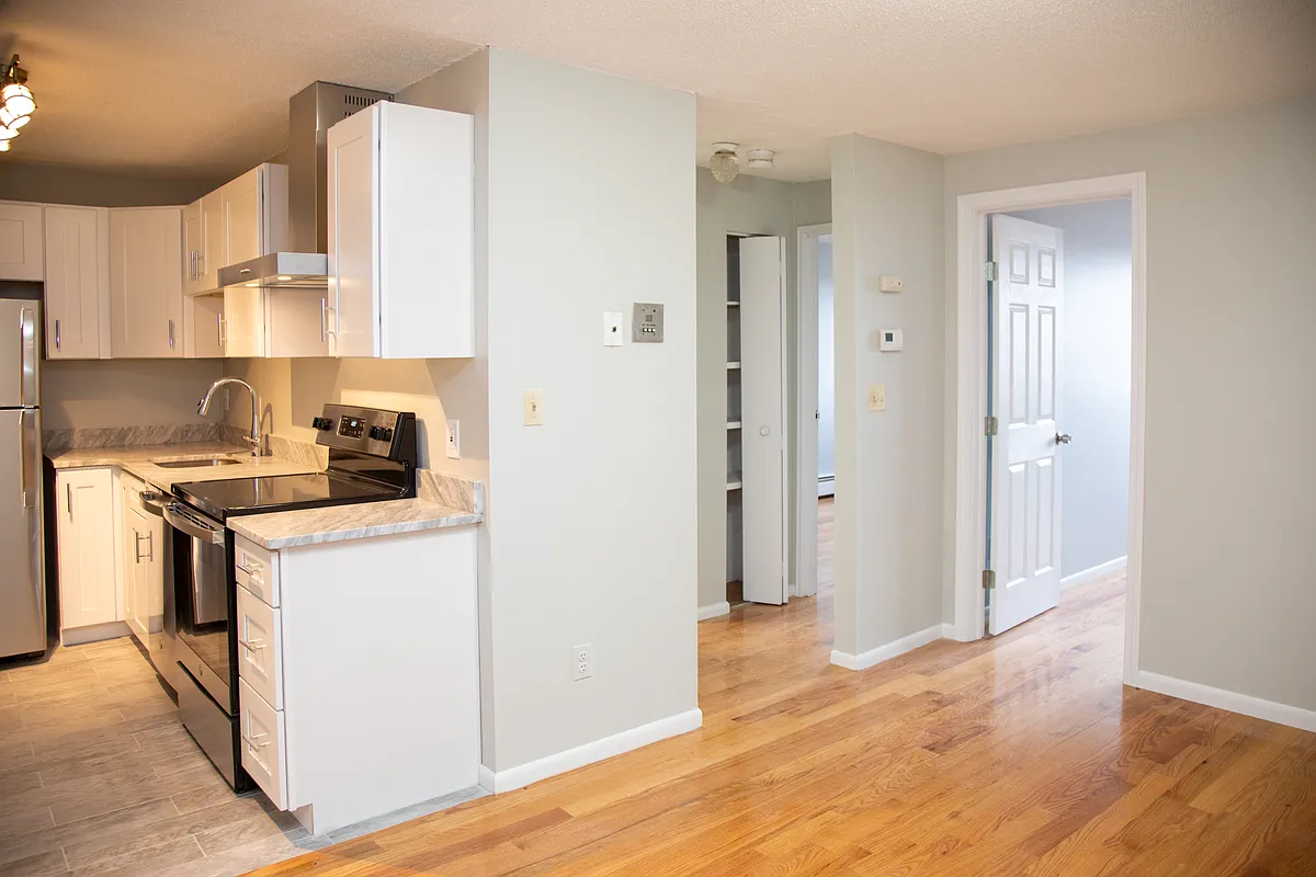Building Photo - 14-16 Murdock St #3-7