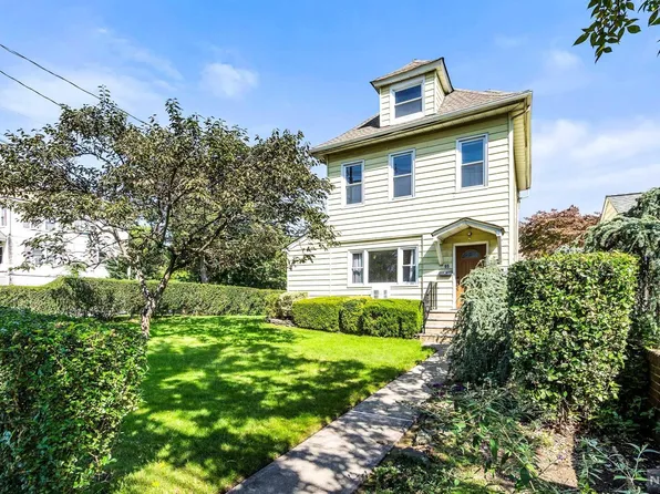 65 E Passaic St, Maywood, NJ 07607