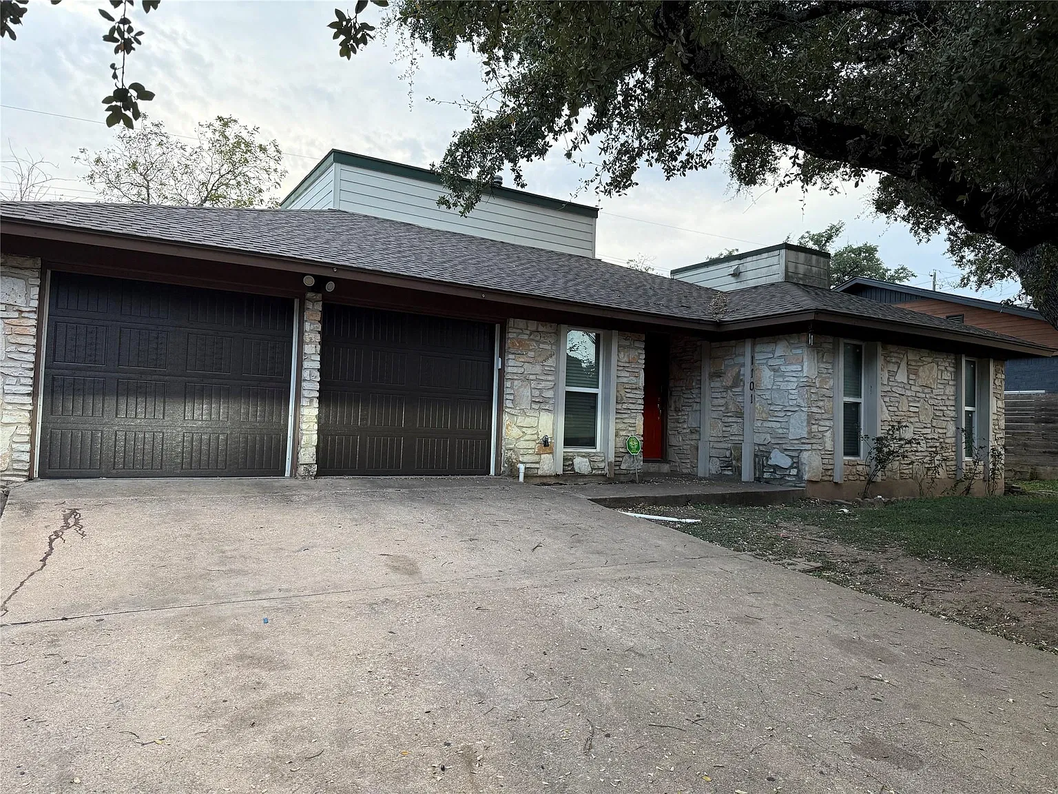 3 bed, 2.0 bath, 1526 sqft, $2,100 — Photo 1