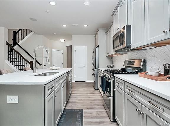4th image of 15008 Savannah Hall Dr #83