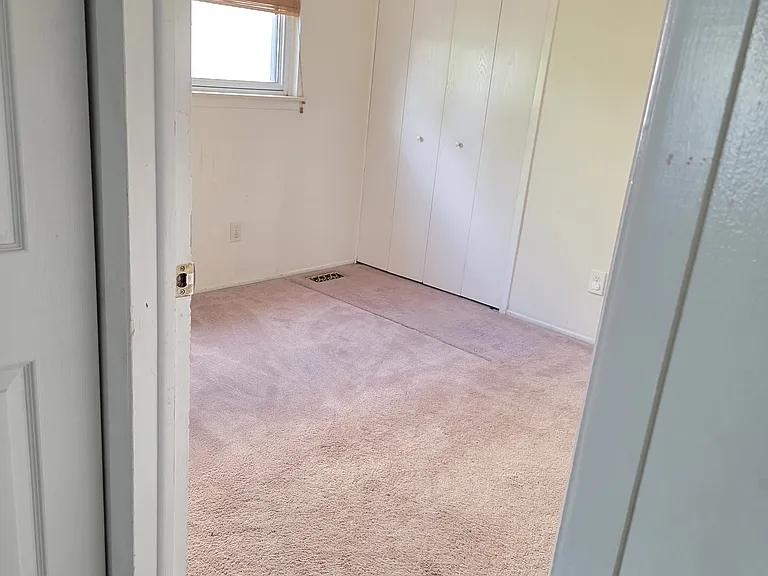 941 Princess Dr — Photo 10