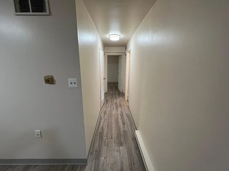 Colonial Oaks Apartments — Photo 8