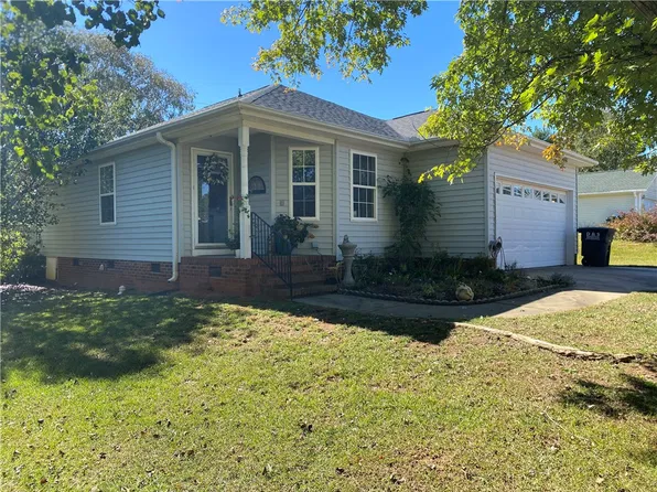 2109 Rolling Green Rd, Anderson, SC 29621